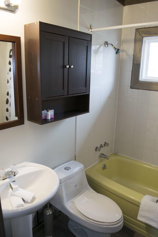 Yamnuska Suites キャンモア エクステリア 写真