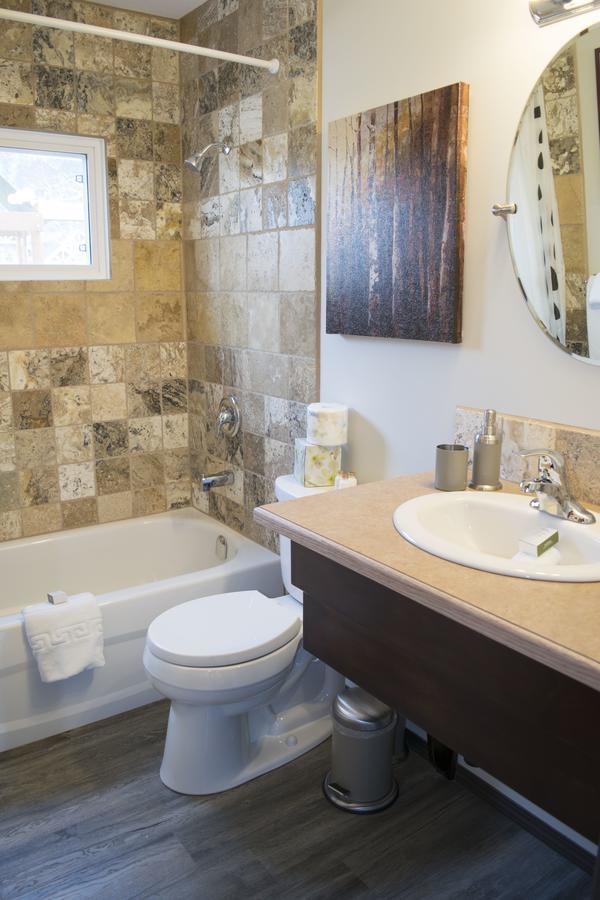 Yamnuska Suites キャンモア エクステリア 写真